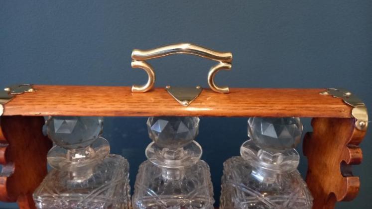 Late Victorian Polished Oak Three Bottle Tantalus - Image 2