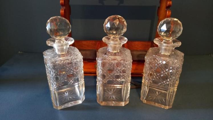 Late Victorian Polished Oak Three Bottle Tantalus - Image 5