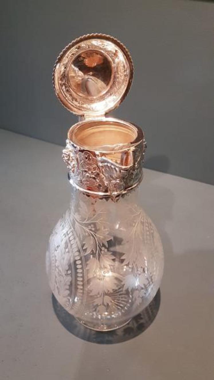 Superb Quality Mid Victorian Silver Mounted Claret Jug - Image 2