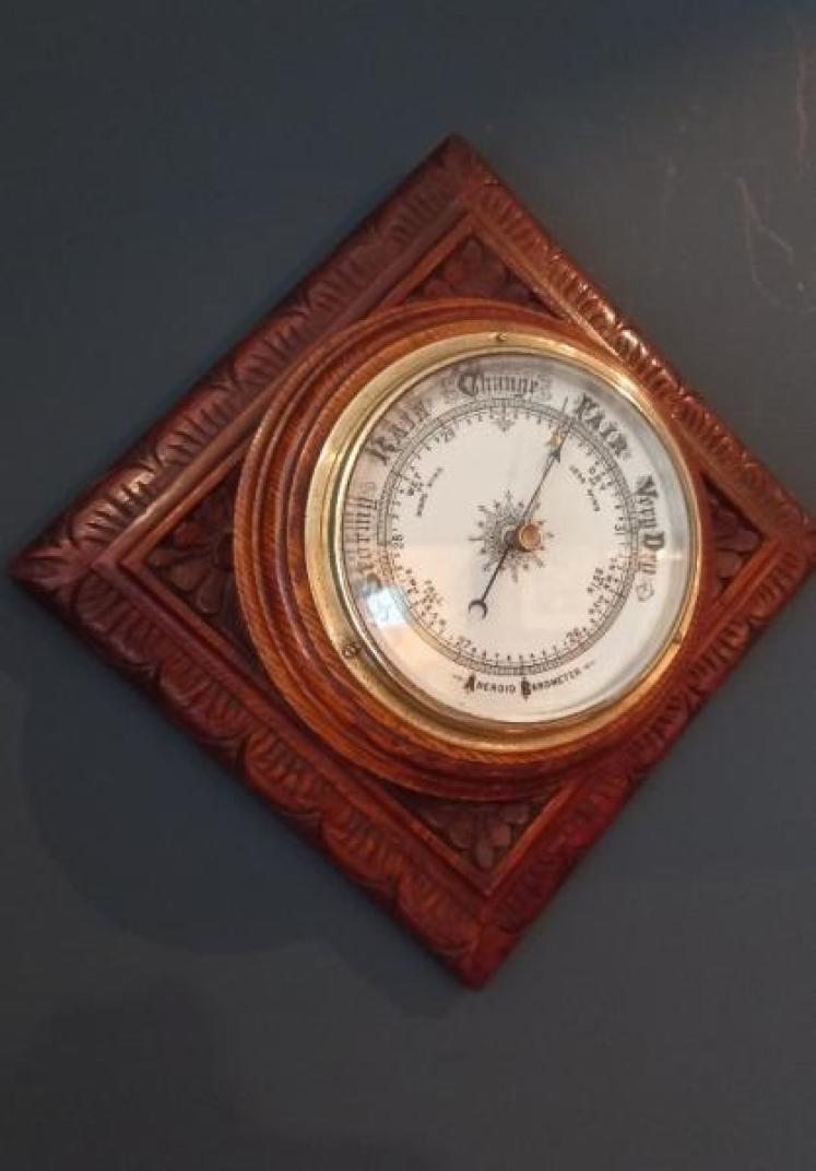 Victorian Oak Diamond Shaped Barometer - Image 6