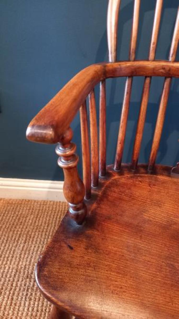 Early Victorian Ash & Yew Low Back Windsor Armchair - Image 3
