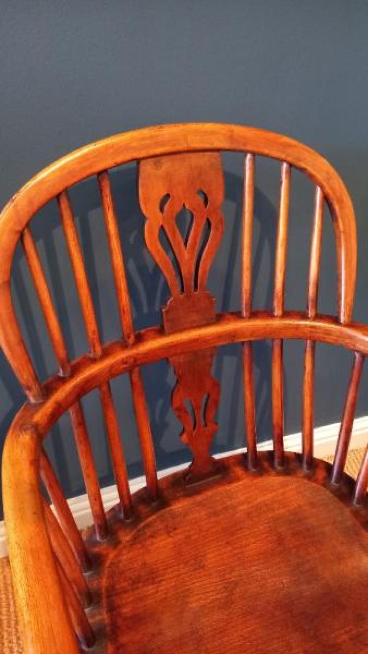 Early Victorian Ash & Yew Low Back Windsor Armchair - Image 5