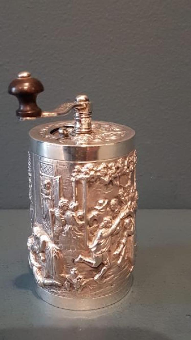 Victorian Silver Pepper Grinder - Image 7