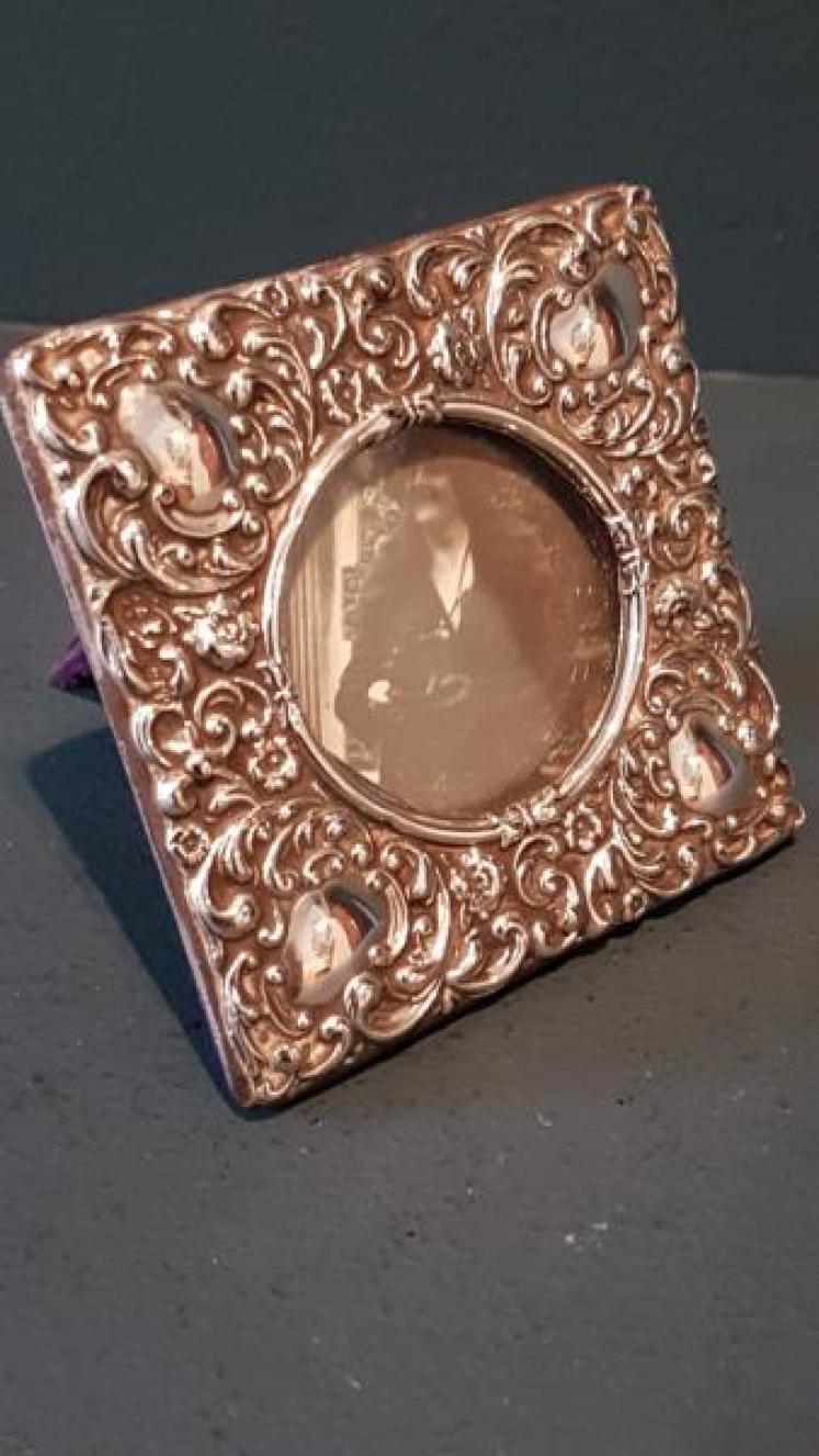 Small Victorian Embossed Silver Photo Frame  - Image 5