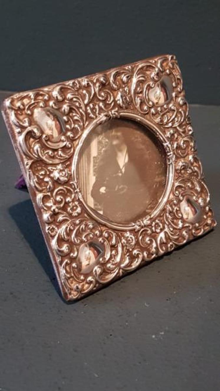 Small Victorian Embossed Silver Photo Frame  - Image 6