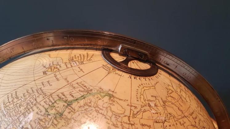 Victorian Smith's Terrestrial Library Globe - Image 6