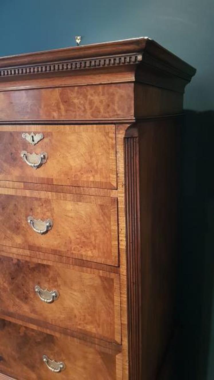 Fine Quality Georgian Walnut Chest on Stand - Image 6