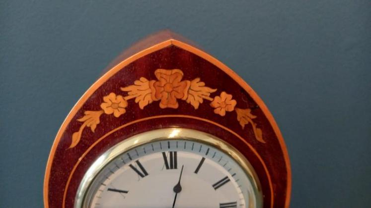 Superb Edwardian Floral Inlaid Lancet Top Mantel Clock - Image 4