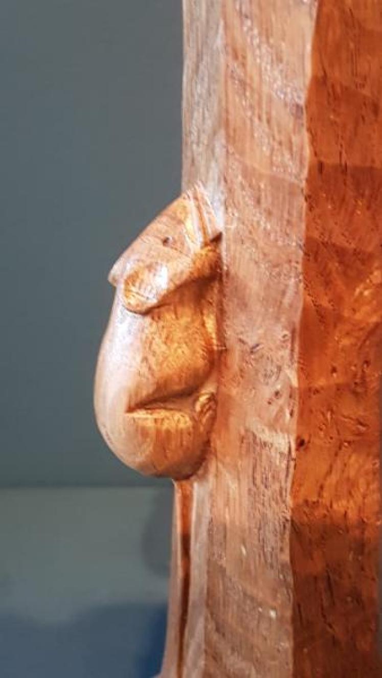 Thompson of Kilburn Mouseman Table Lamp - Image 3