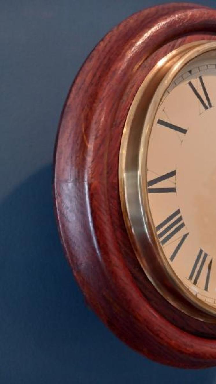 Small Late Victorian 8" Dial Oak Cased Wall Clock - Image 5