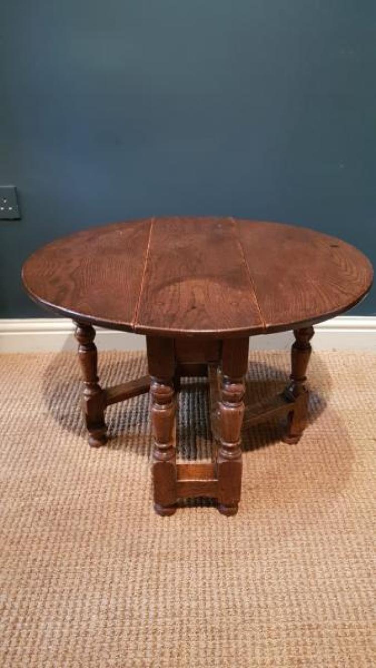 Small George III Style Occasional Oak Table - Image 5