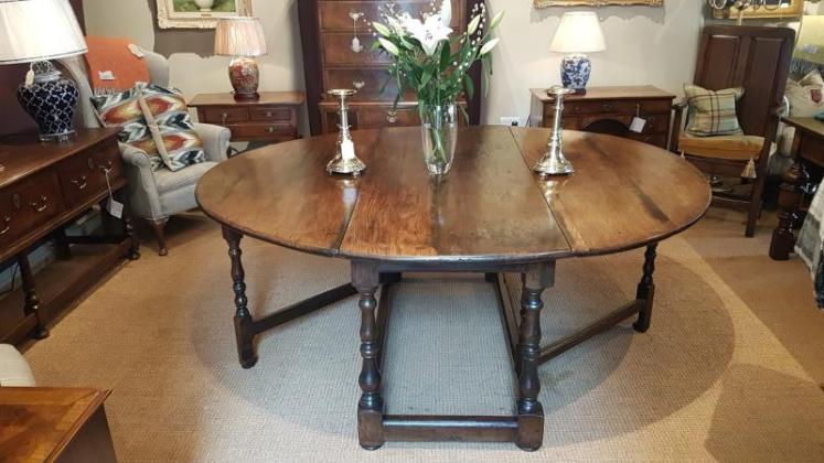 Large George II Period Oak Drop Leaf Table - Image 1