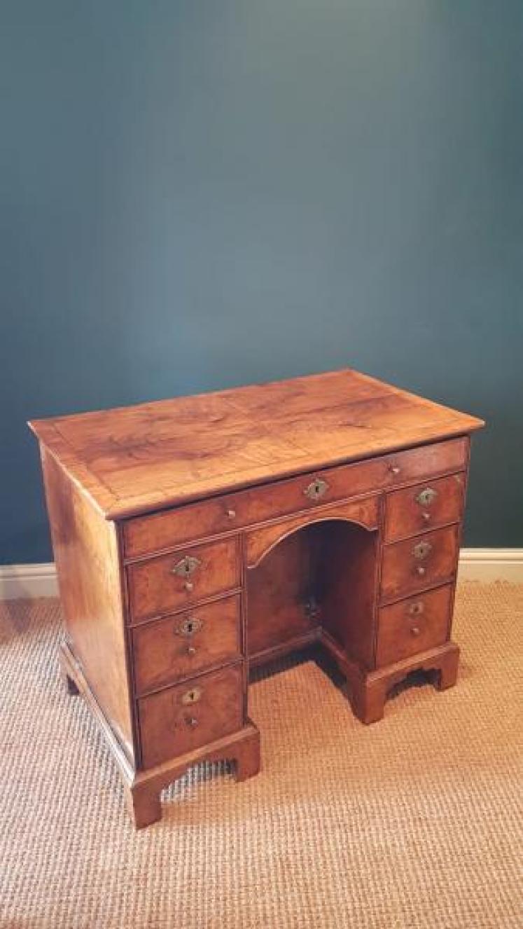 Outstanding George I Walnut Kneehole Desk - Image 2