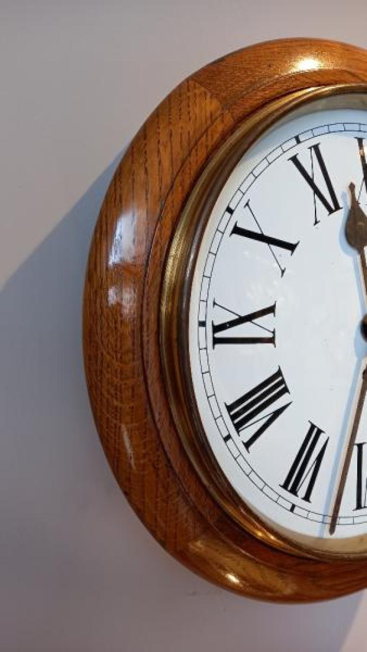 Victorian Light Oak 8 Day Dial Wall Clock - Image 3