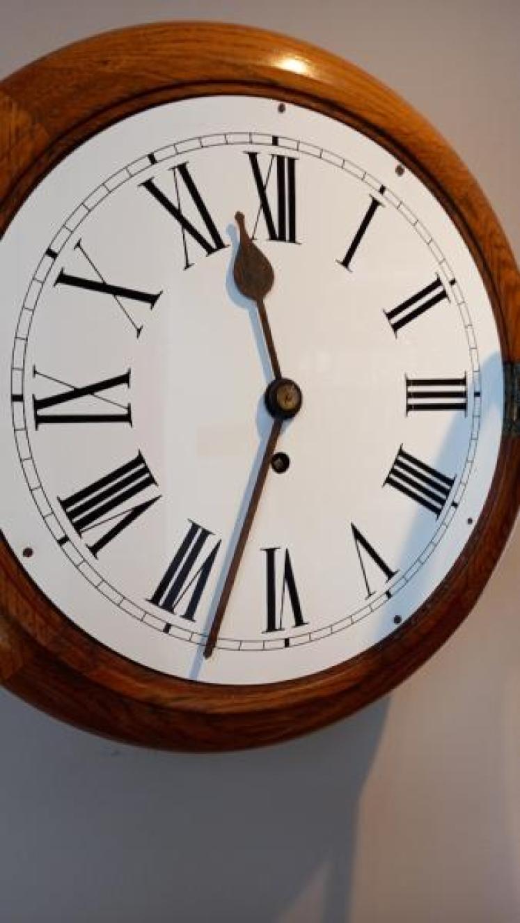 Victorian Light Oak 8 Day Dial Wall Clock - Image 4