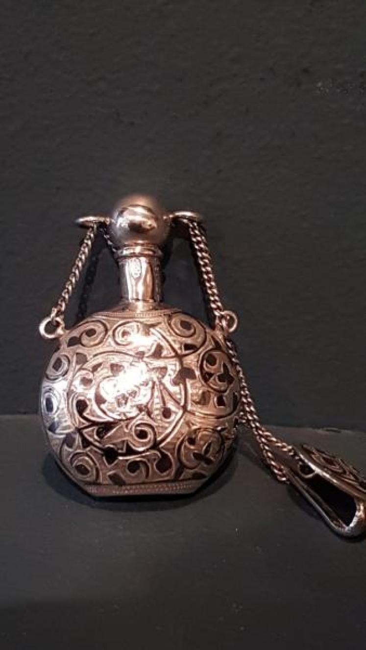 Victorian Russian Silver and Niello Scent  - Image 6