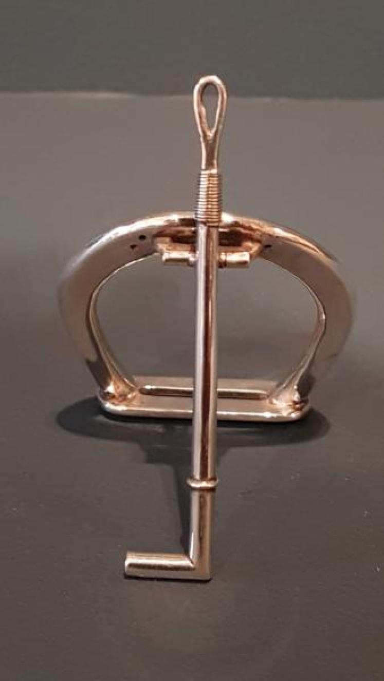 Unusual Silver Polo Stirrup And Stick Watch Holder  - Image 4
