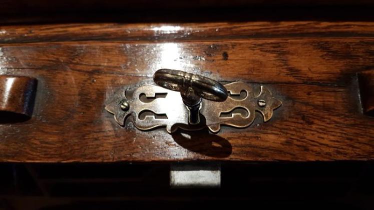 Top Quality Victorian Oak Roll Top Desk  - Image 7