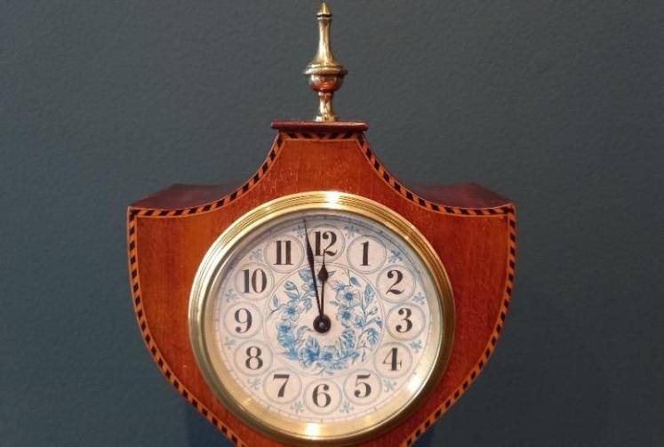 Fine Edwardian Herringbone Inlaid Mantel Clock - Image 2