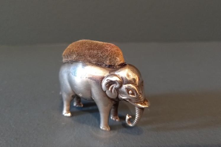 Edwardian Period Silver Elephant Novelty Pin Cushion - Image 2