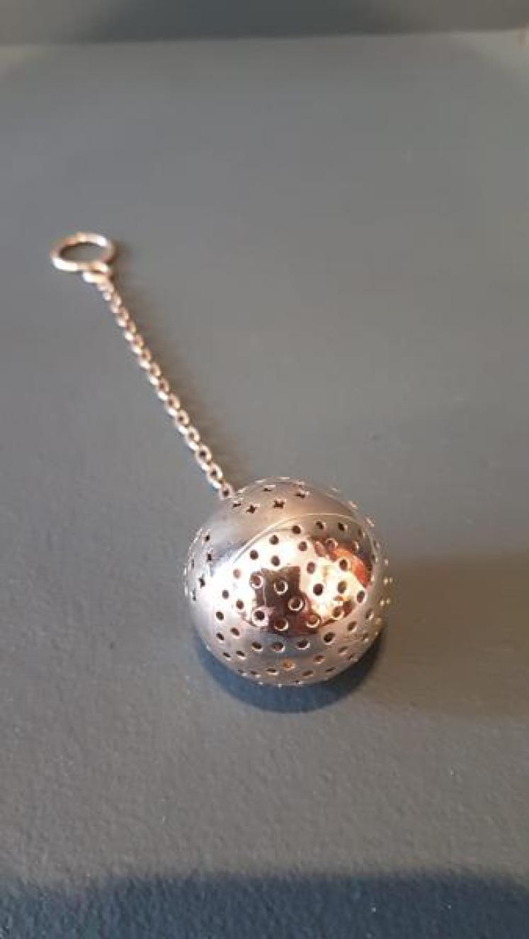 Rare Edwardian Silver Tea Infuser - Image 1