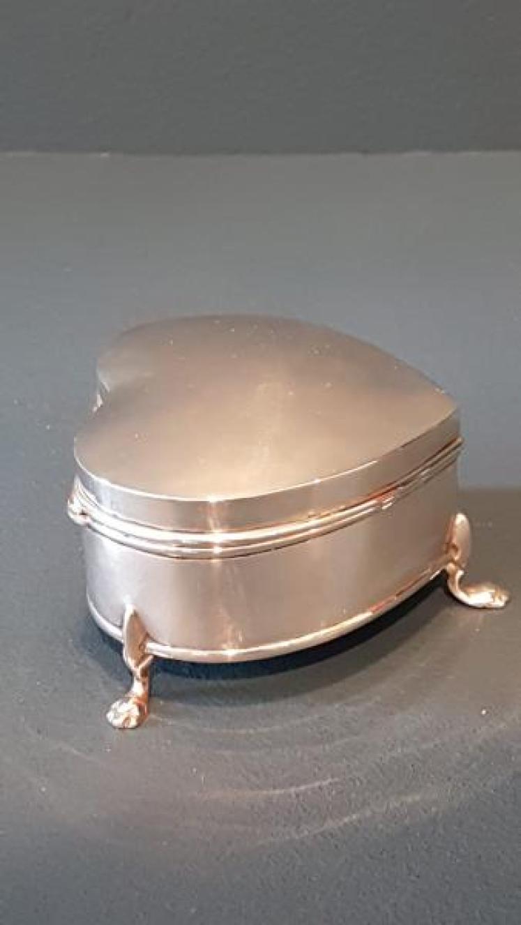 George V Silver Heart Shaped Ring Box - Image 2