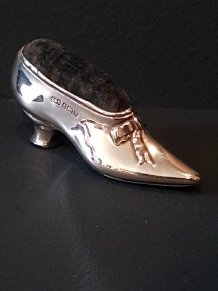 Levi and Salaman Silver Court Shoe Pin Cushion - Image 1