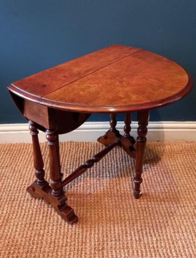 Mid Victorian Figured Walnut Baby Sutherland Table - Image 5