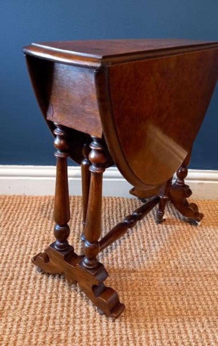 Mid Victorian Figured Walnut Baby Sutherland Table - Image 6