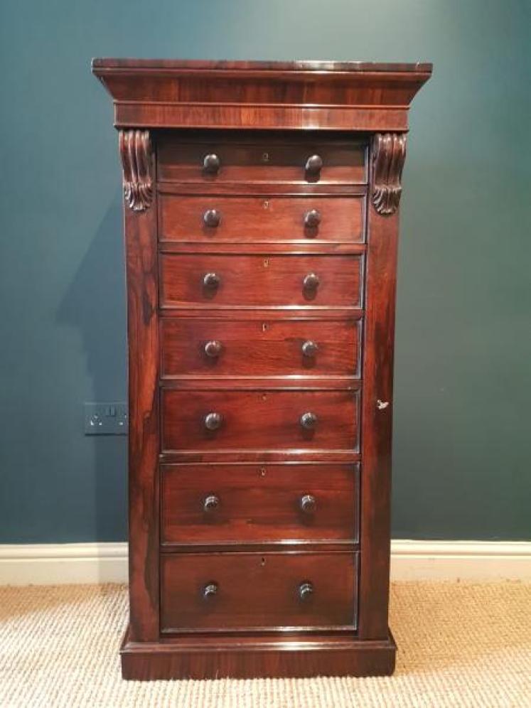 Fine Quality Early Victorian Wellington Chest - Image 2