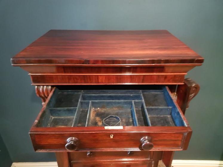 Fine Quality Early Victorian Wellington Chest - Image 6
