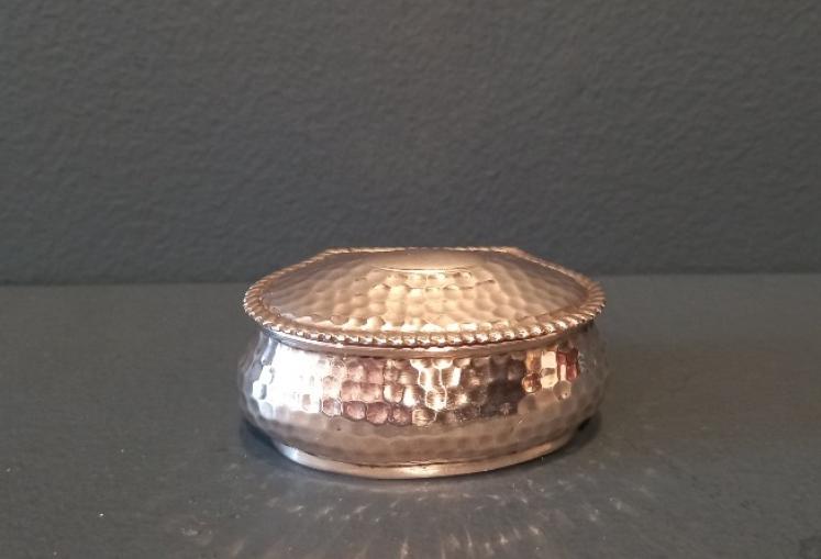 Victorian Silver Planished Table Snuff Box - Image 1