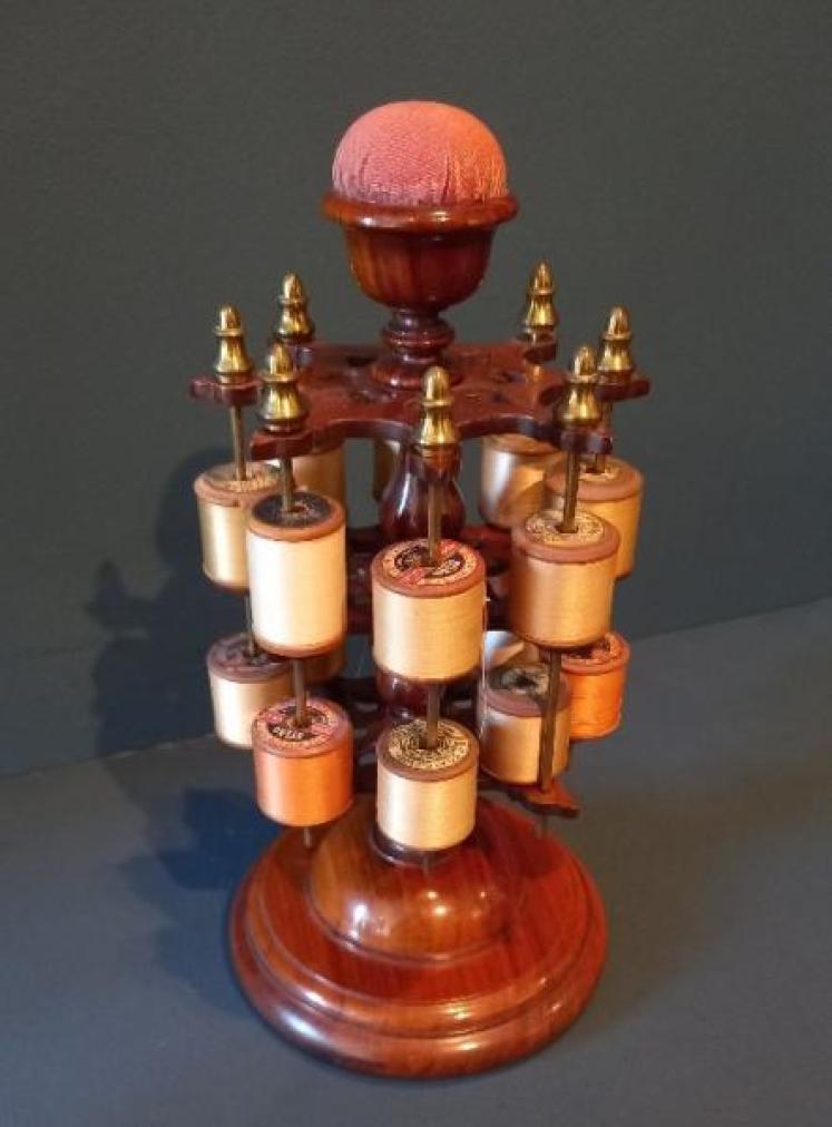 Superb Mid Victorian Walnut Revolving Bobbin Stand - Image 2