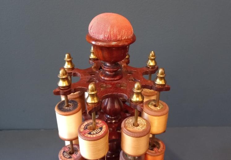 Superb Mid Victorian Walnut Revolving Bobbin Stand - Image 3