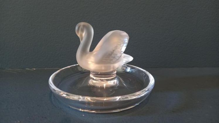 Lalique Opalescent Swan Ring or Pin Dish - Image 1