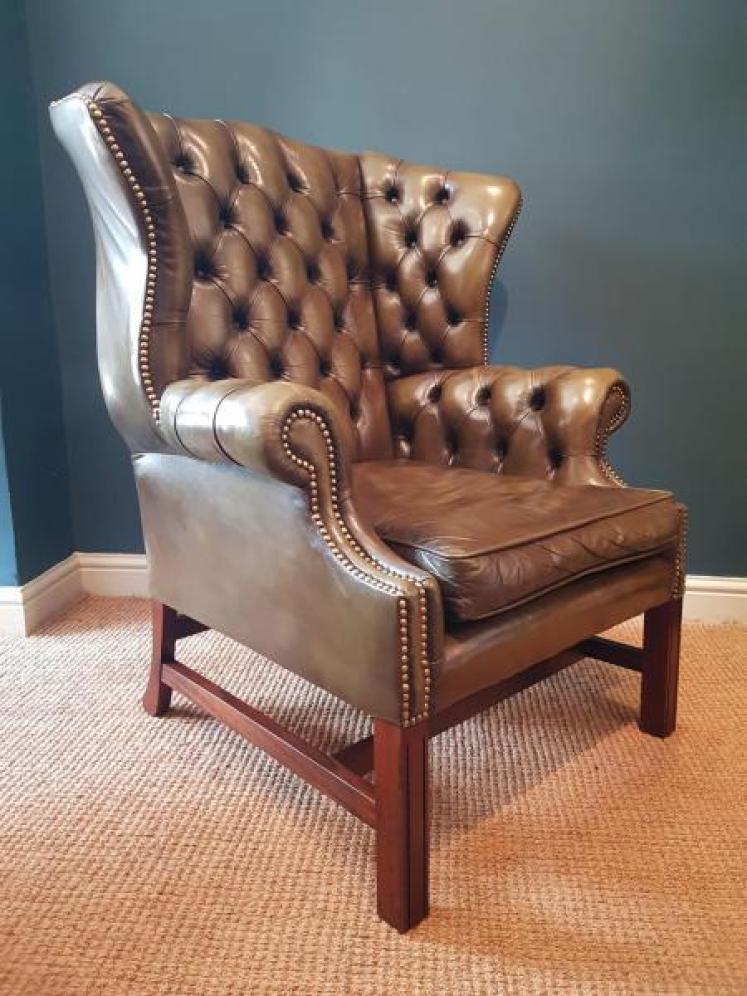 Superb Quality Wing Back Arm Chair - Image 3