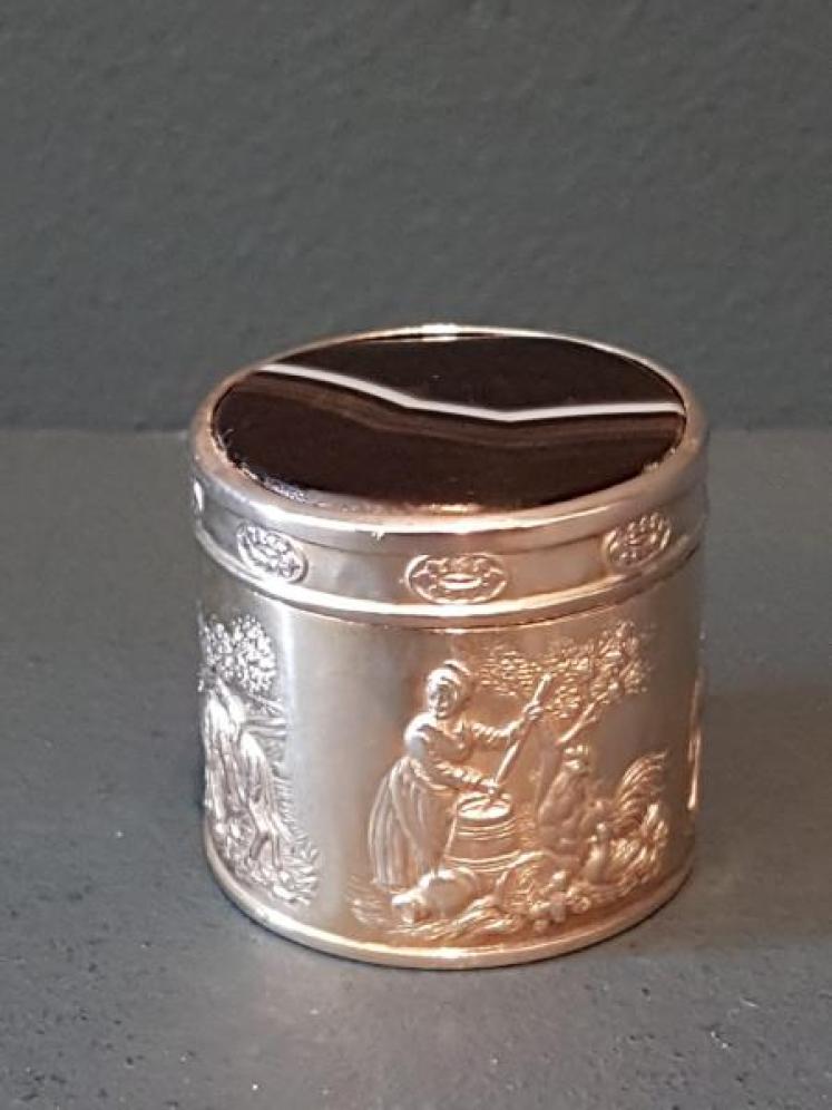 Fine Quality Silver Gilt and Agate Table Box - Image 1