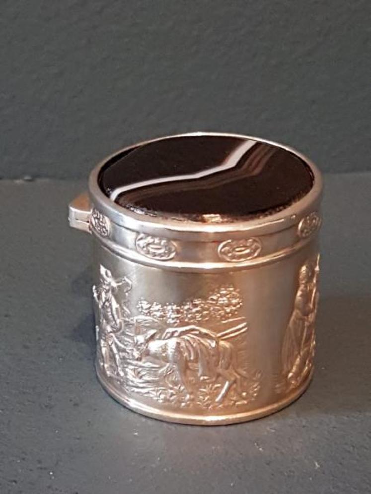 Fine Quality Silver Gilt and Agate Table Box - Image 5