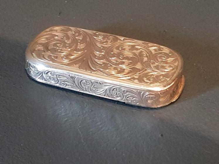 Engraved Silver Vesta and Snuff Box - Image 3