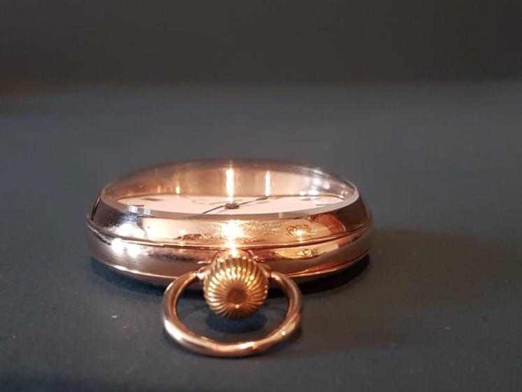 9ct Solid Gold Swiss Pocket Watch - Image 4