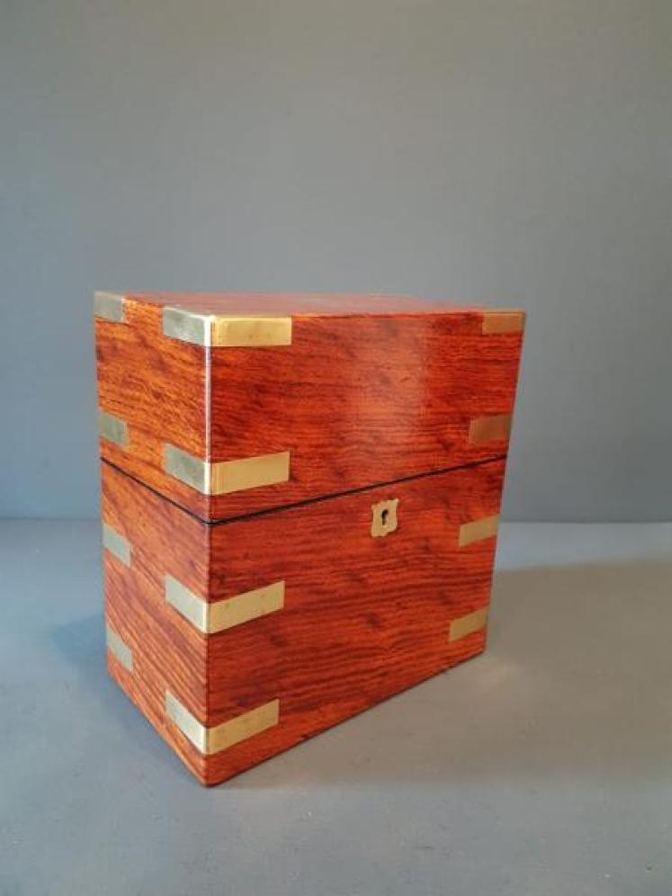 Early Victorian Oak Two Bottle Tantalus Box - Image 6