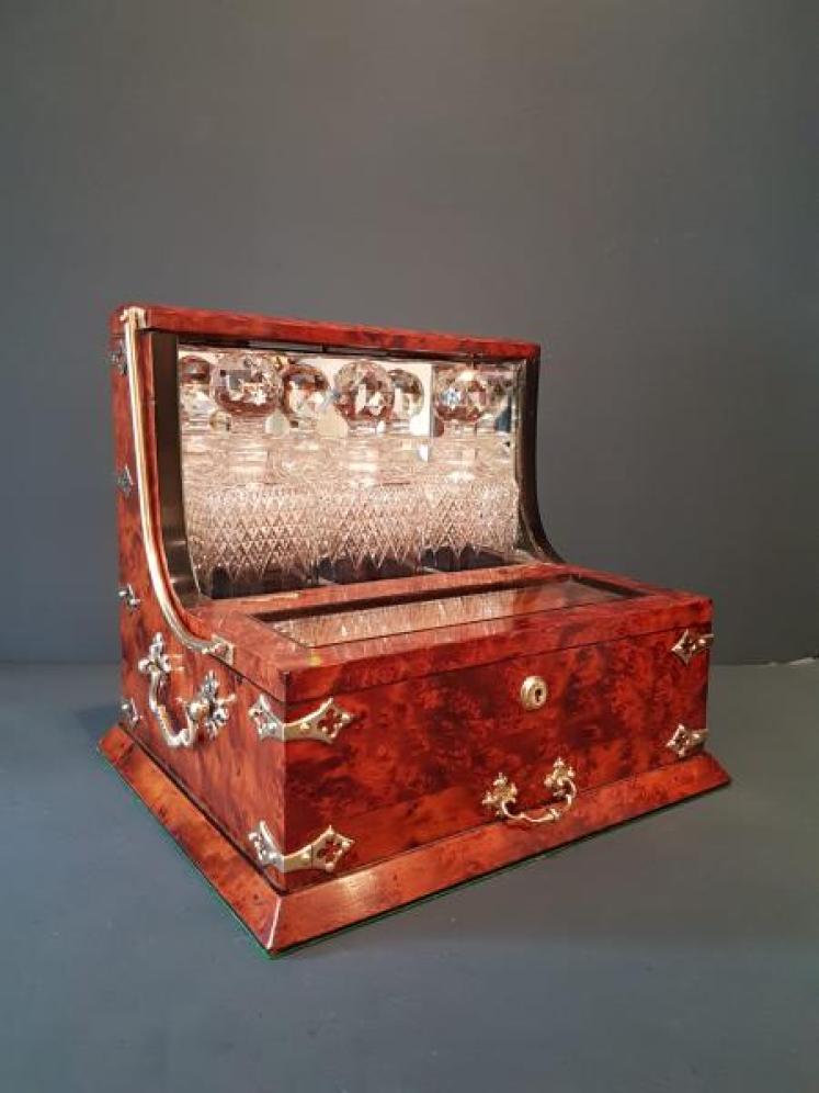 Superb Victorian Amboyna Gentleman's After Dinner Tantalus - Image 2