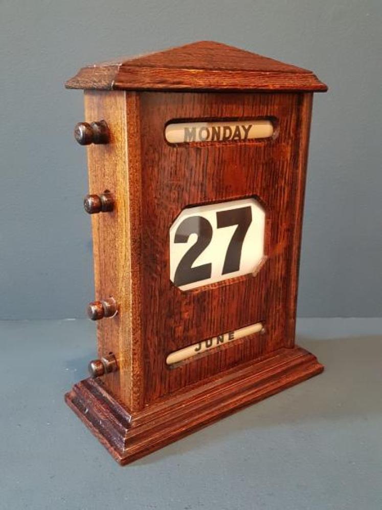 Large Edwardian Oak Perpetual Desk Calendar - Image 4