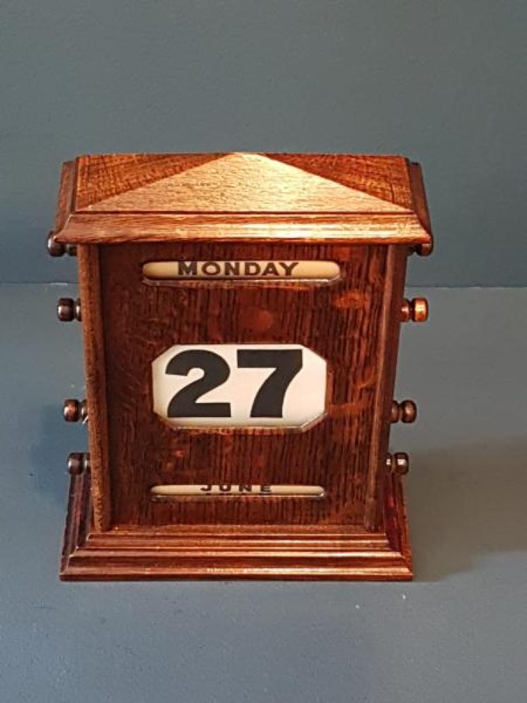 Large Edwardian Oak Perpetual Desk Calendar - Image 5