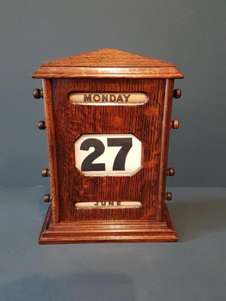 Large Edwardian Oak Perpetual Desk Calendar - Image 6