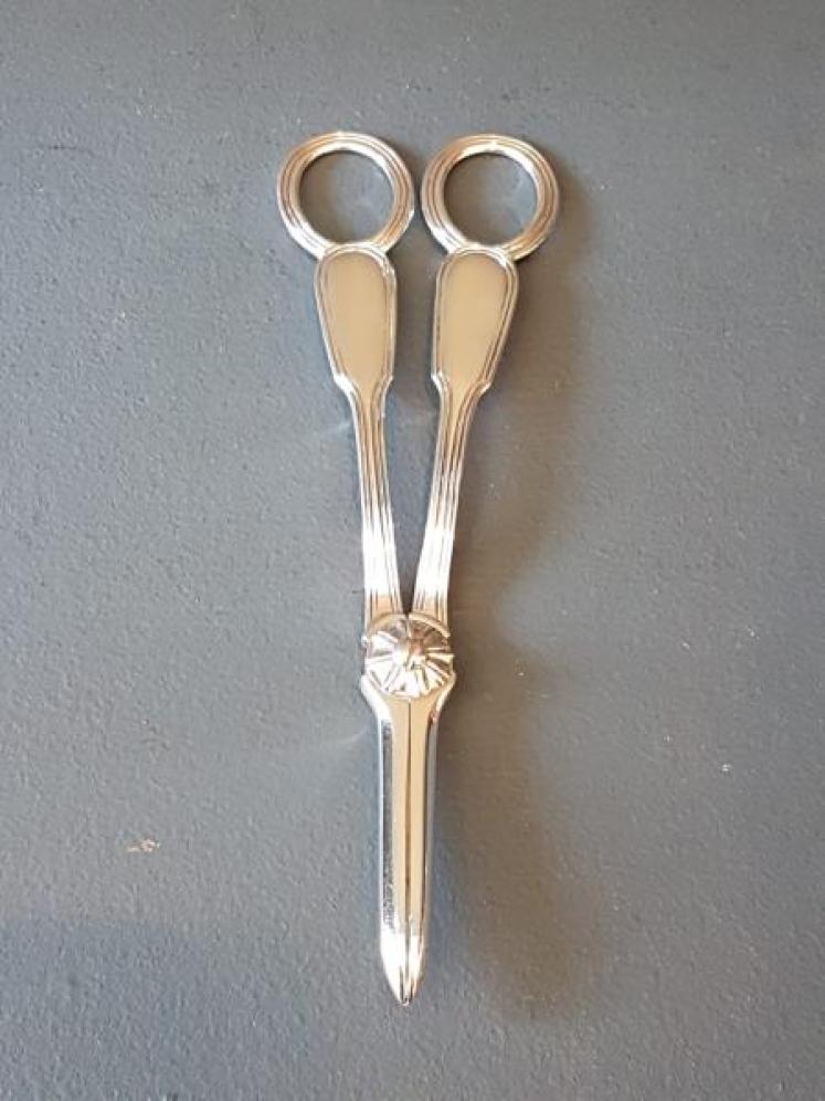 George III Silver Grape Sissors  - Image 5