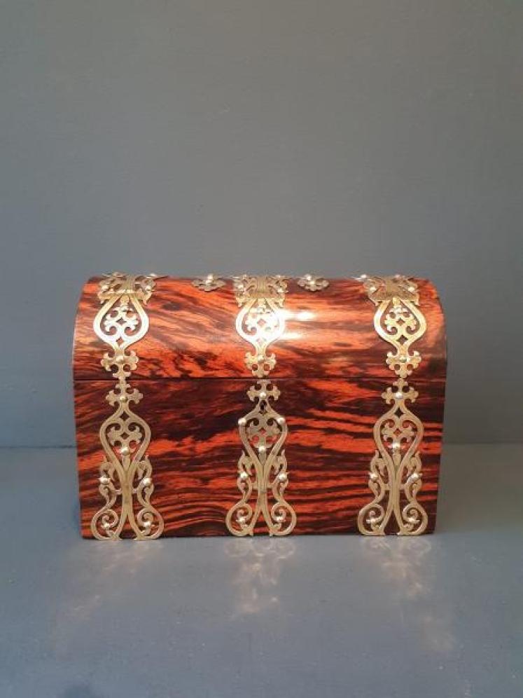 Fine Quality Early Victorian Coromandel Tea Caddy  - Image 1