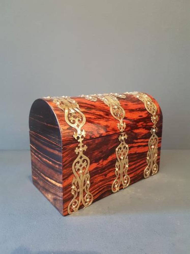 Fine Quality Early Victorian Coromandel Tea Caddy  - Image 2