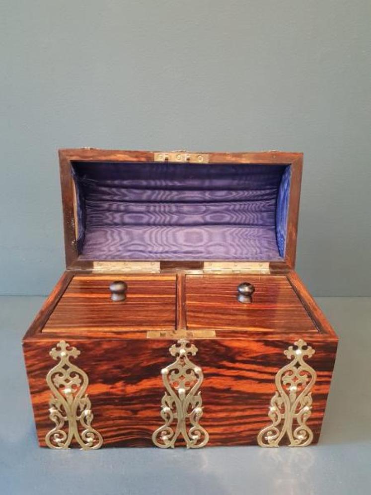Fine Quality Early Victorian Coromandel Tea Caddy  - Image 4