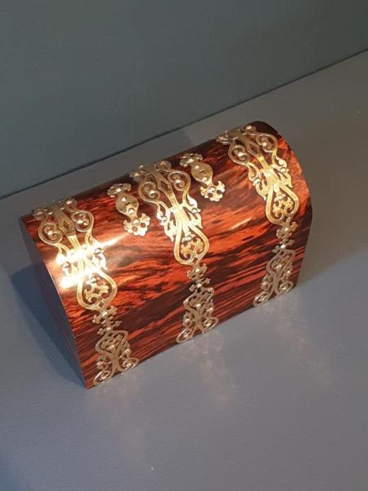 Fine Quality Early Victorian Coromandel Tea Caddy  - Image 6